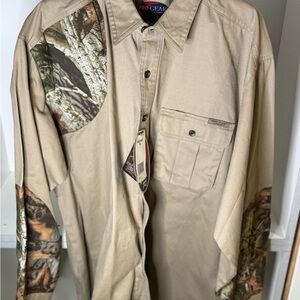 Wrangler Beige Shirt Jacket with Green/Brown Camo Accents